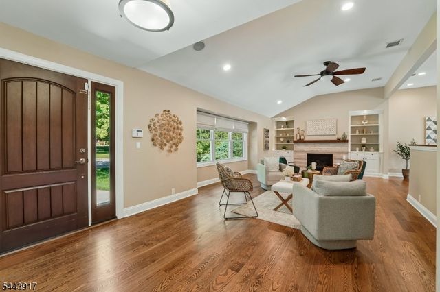1050 Pines Lake Dr, Wayne Twp., NJ 07470