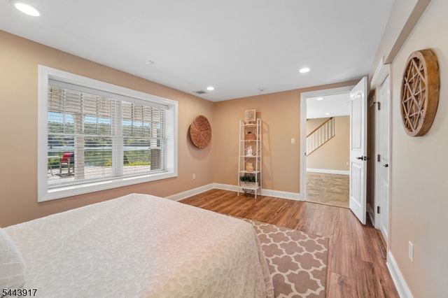 1050 Pines Lake Dr, Wayne Twp., NJ 07470