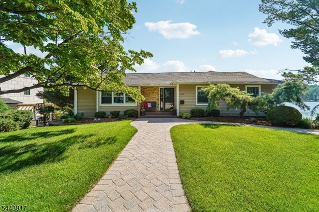 1050 Pines Lake Dr, Wayne Twp., NJ 07470