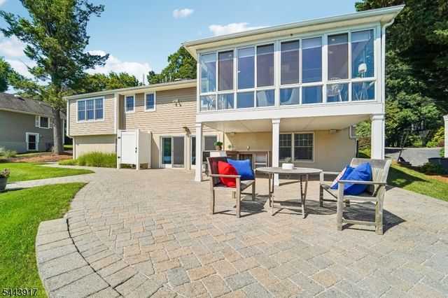 1050 Pines Lake Dr, Wayne Twp., NJ 07470