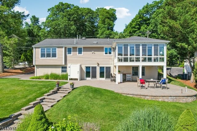 1050 Pines Lake Dr, Wayne Twp., NJ 07470
