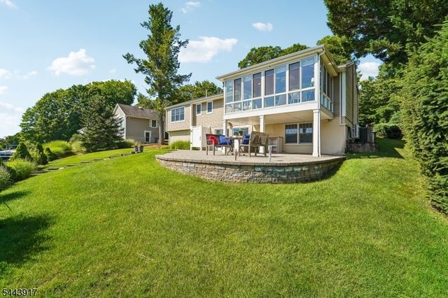 1050 Pines Lake Dr, Wayne Twp., NJ 07470
