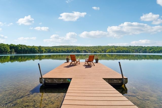 1050 Pines Lake Dr, Wayne Twp., NJ 07470