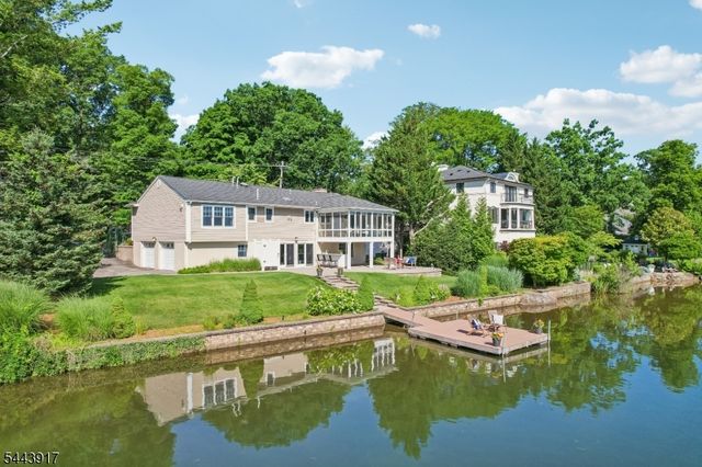 1050 Pines Lake Dr, Wayne Twp., NJ 07470