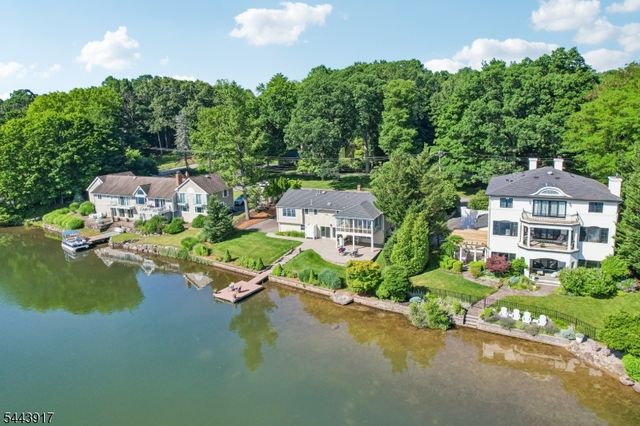 1050 Pines Lake Dr, Wayne Twp., NJ 07470