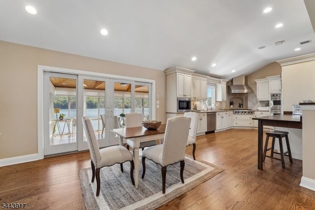 1050 Pines Lake Dr, Wayne Twp., NJ 07470