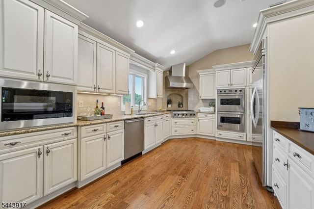 1050 Pines Lake Dr, Wayne Twp., NJ 07470