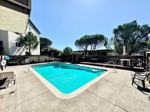 50 Via Belardo #12, Greenbrae, CA 94904