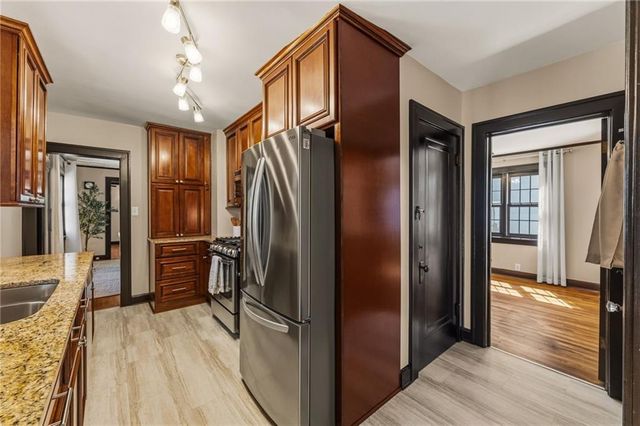302 E 66th Terrace, Kansas City, MO 64113
