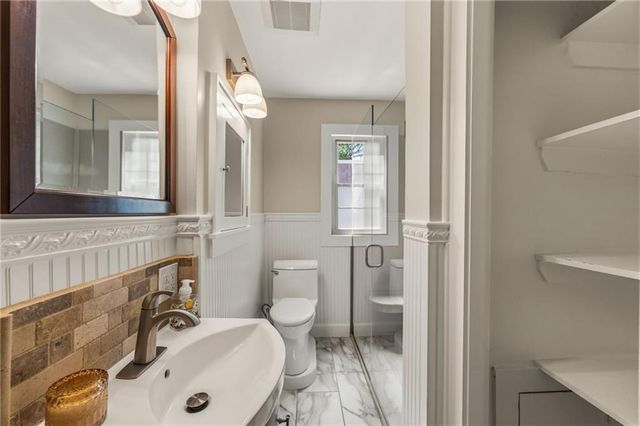 302 E 66th Terrace, Kansas City, MO 64113