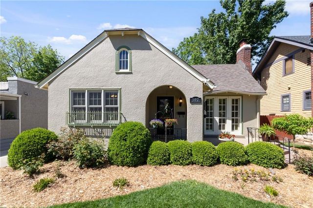 302 E 66th Terrace, Kansas City, MO 64113