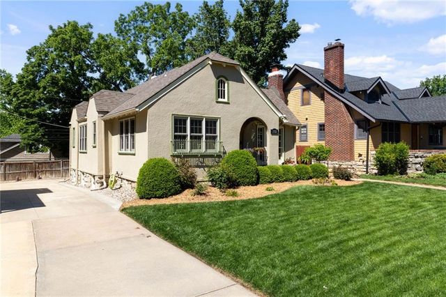 302 E 66th Terrace, Kansas City, MO 64113