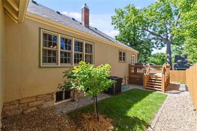 302 E 66th Terrace, Kansas City, MO 64113