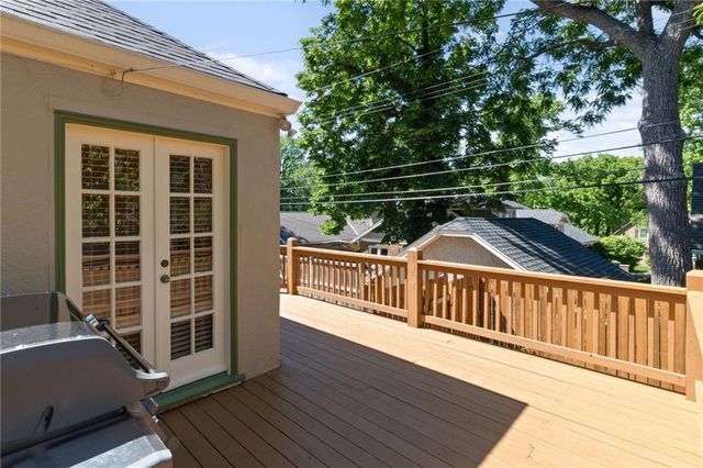 302 E 66th Terrace, Kansas City, MO 64113