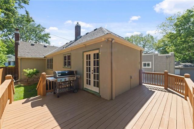 302 E 66th Terrace, Kansas City, MO 64113