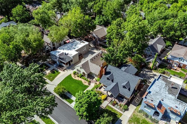 302 E 66th Terrace, Kansas City, MO 64113