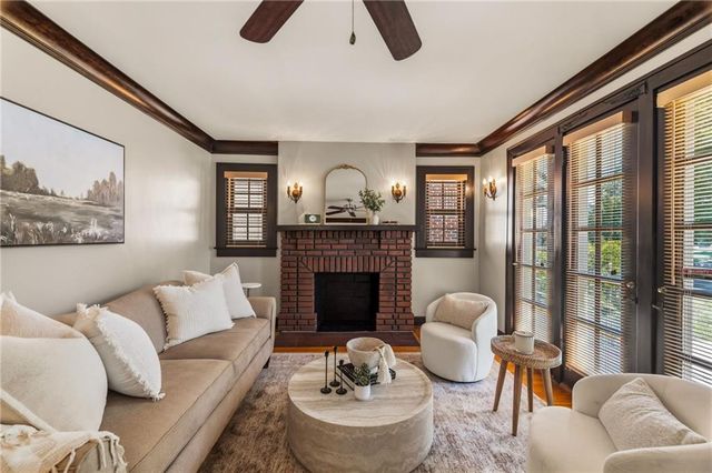 302 E 66th Terrace, Kansas City, MO 64113