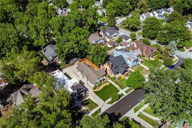 302 E 66th Terrace, Kansas City, MO 64113