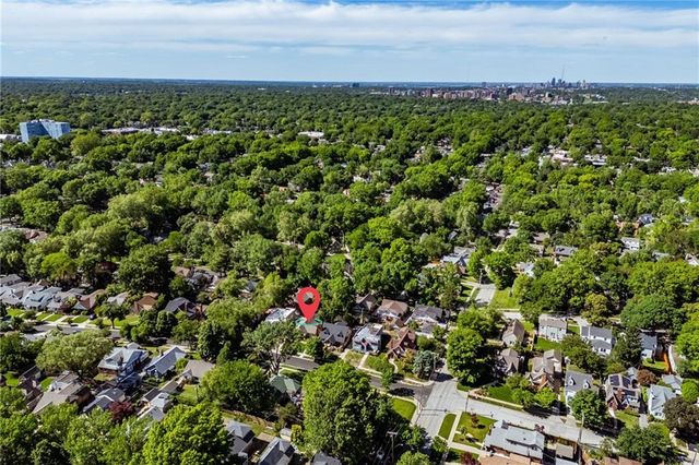 302 E 66th Terrace, Kansas City, MO 64113