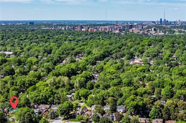 302 E 66th Terrace, Kansas City, MO 64113