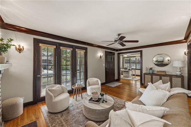 302 E 66th Terrace, Kansas City, MO 64113
