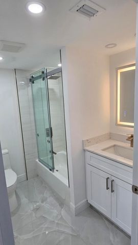 1 Royal Palm Way 101, Boca Raton, FL 33432
