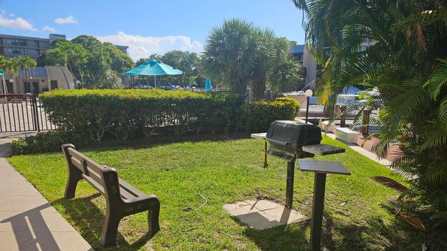 1 Royal Palm Way 101, Boca Raton, FL 33432