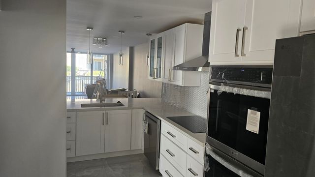 1 Royal Palm Way 101, Boca Raton, FL 33432