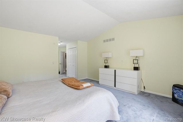 4145 Cumberland Ct, Commerce Twp, MI 48390