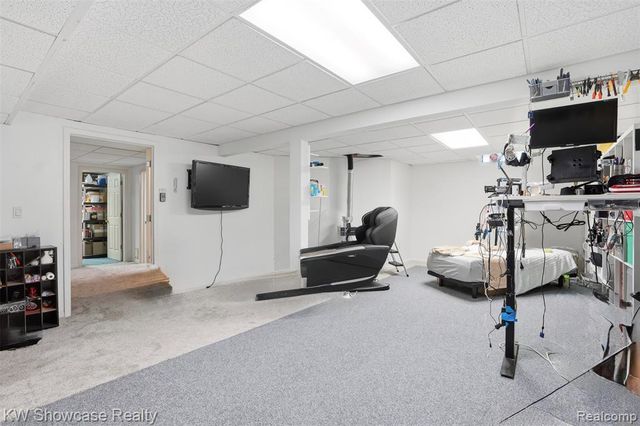 4145 Cumberland Ct, Commerce Twp, MI 48390