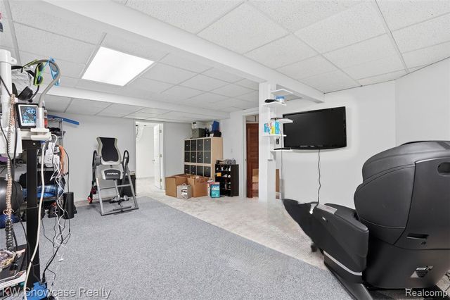 4145 Cumberland Ct, Commerce Twp, MI 48390