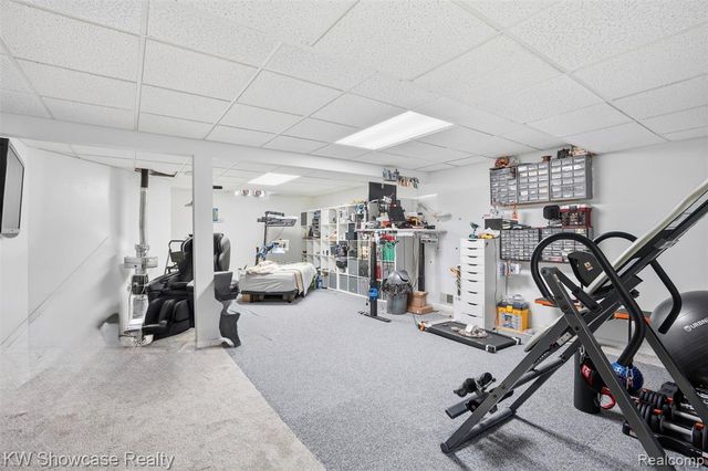 4145 Cumberland Ct, Commerce Twp, MI 48390