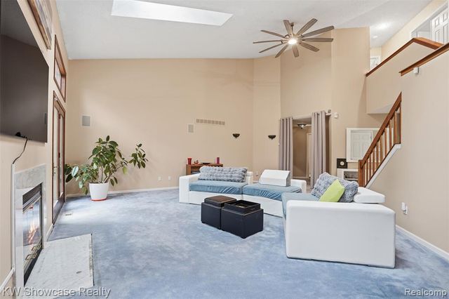 4145 Cumberland Ct, Commerce Twp, MI 48390