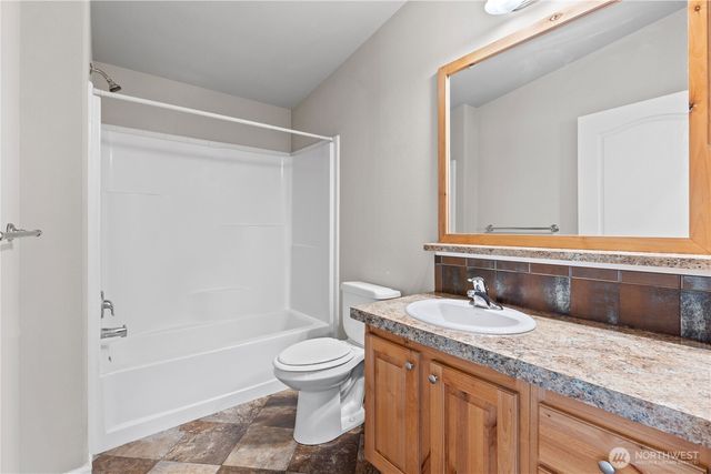 3516 Meadowbrook Lane SE, Lacey, WA 98503