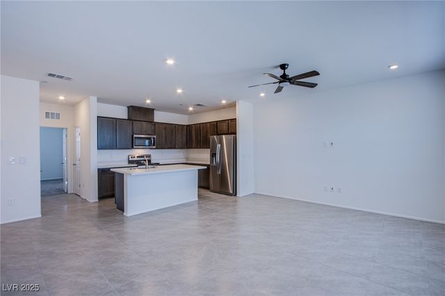 6288 Dolosonte Street, Las Vegas, NV 89113