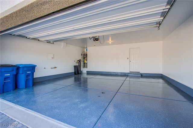 6288 Dolosonte Street, Las Vegas, NV 89113