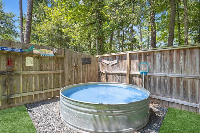 16142 Beachside Place, Crosby, TX 77532
