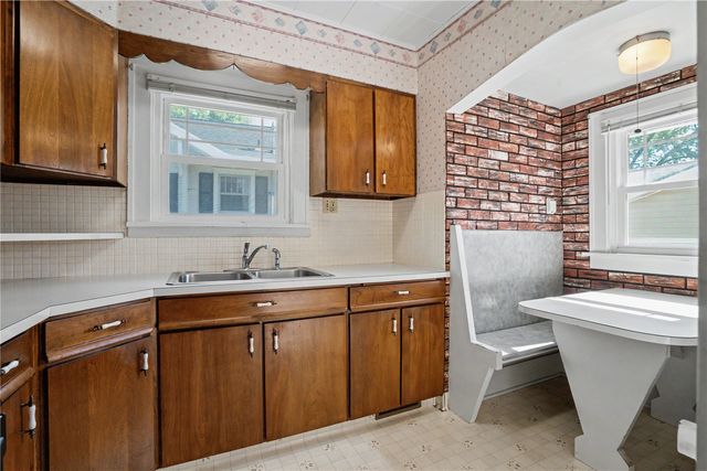 2517 B Avenue NE, Cedar Rapids, IA 52402