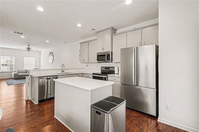 809 Ambient SW Way, Atlanta, GA 30331