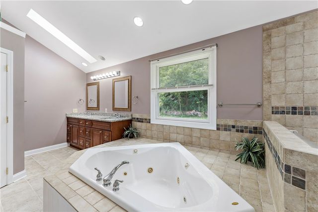 787 Dutch Hill Rd, South Fayette, PA 15071