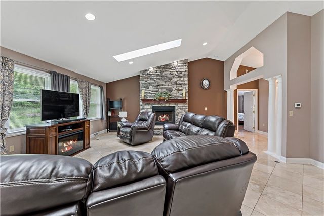 787 Dutch Hill Rd, South Fayette, PA 15071