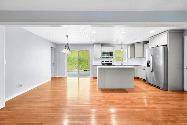 1726 Harrison Ridge Road, Nashville, IN 47448