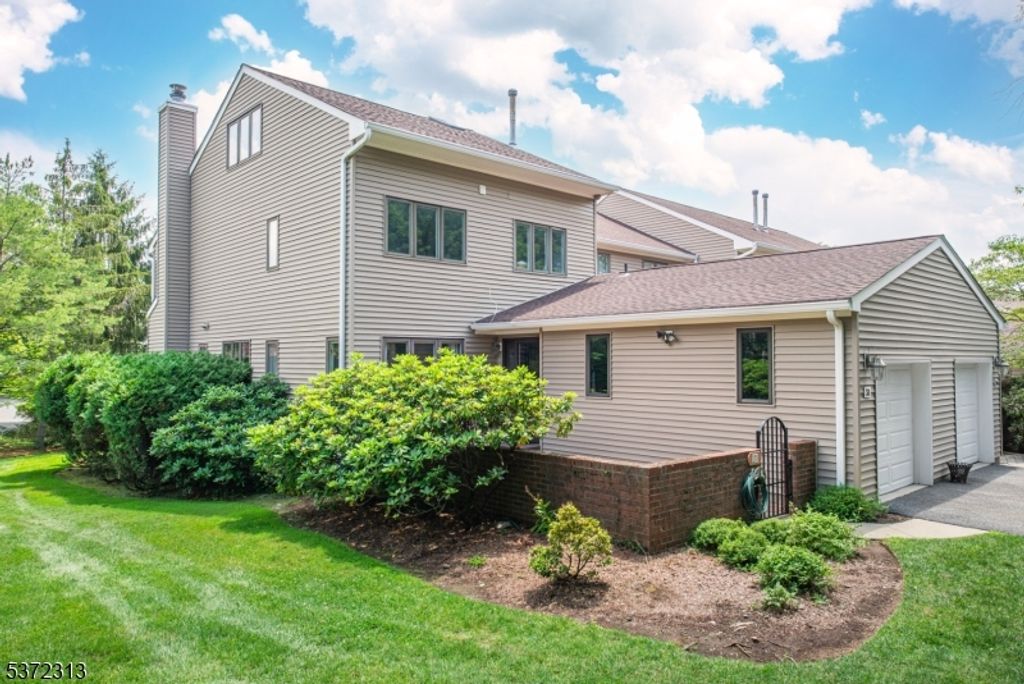 31 Litchult Ln, Mahwah Twp., NJ 07430