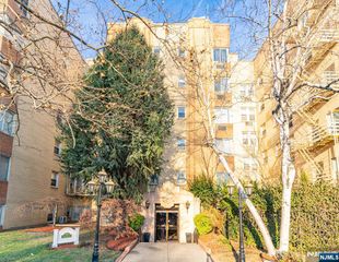19-31 Lyons 304, Newark, NJ 07112
