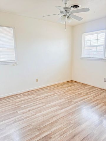 413 E Dogwood Street, Denver City, TX 79323