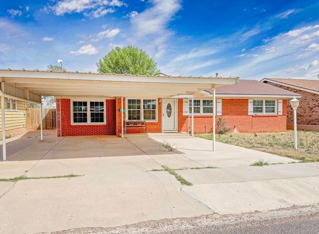 413 E Dogwood Street, Denver City, TX 79323