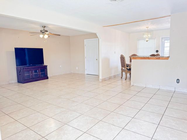 413 E Dogwood Street, Denver City, TX 79323