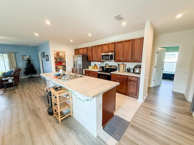 141 HAMLET LOOP, Davenport, FL 33837