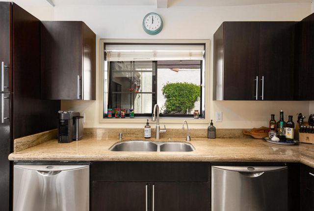 2345 S Cherokee Way 105, Palm Springs, CA 92264