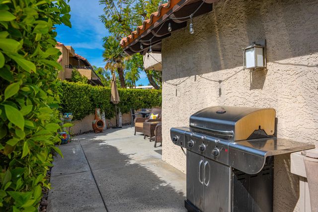 2345 S Cherokee Way 105, Palm Springs, CA 92264